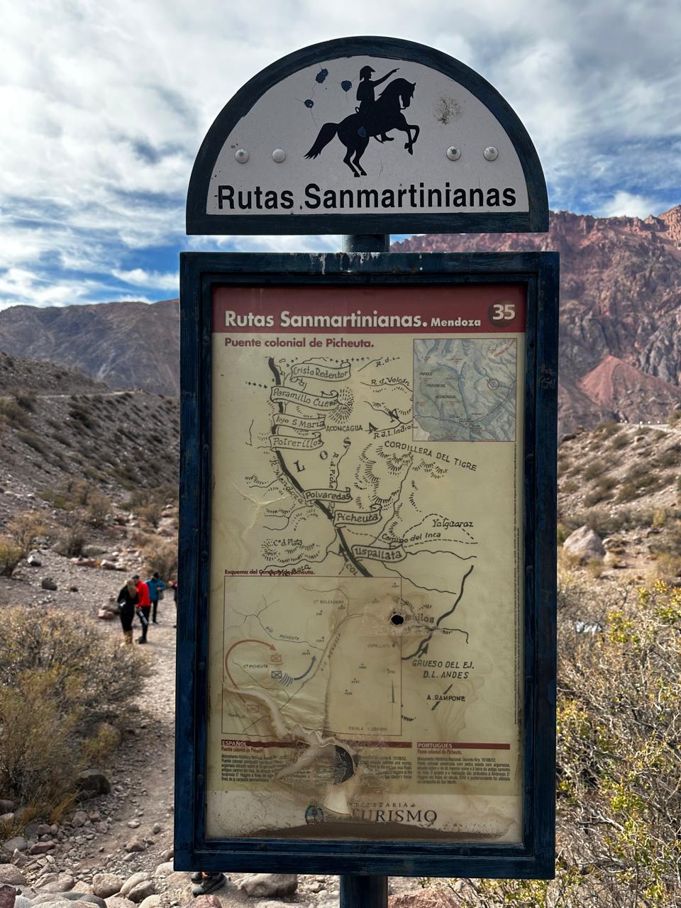 Puente Picheuta cartel